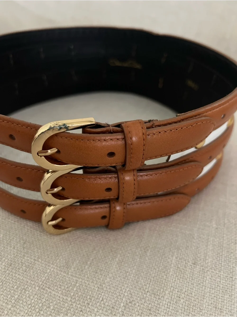 Stunning Oscar de la Renta Italian Leather Triple Buckle Studded Belt Tan XS